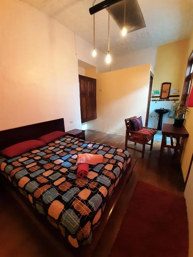 كوينكا Anicha Hostel